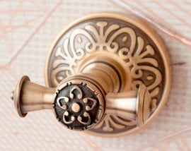 Dvojno obešalo Milano