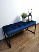 Modra, globoki gumbi, črno podnožje