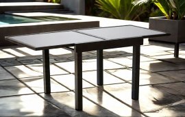 Raztegljiva aluminijasta miza 