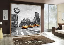 Garderobna omara z drsnimi vrati z grafiko Taxi 1 Penelopa 205 cm - hrast riviera