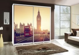 Garderobna omara z drsnimi vrati z grafiko London 1a Penelopa 205 cm - bela