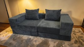 Vakuumsko pakiran kavč Milo - siv